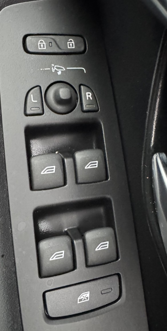 Used Volvo V40 2019 for sale - 77289060: Photo 26