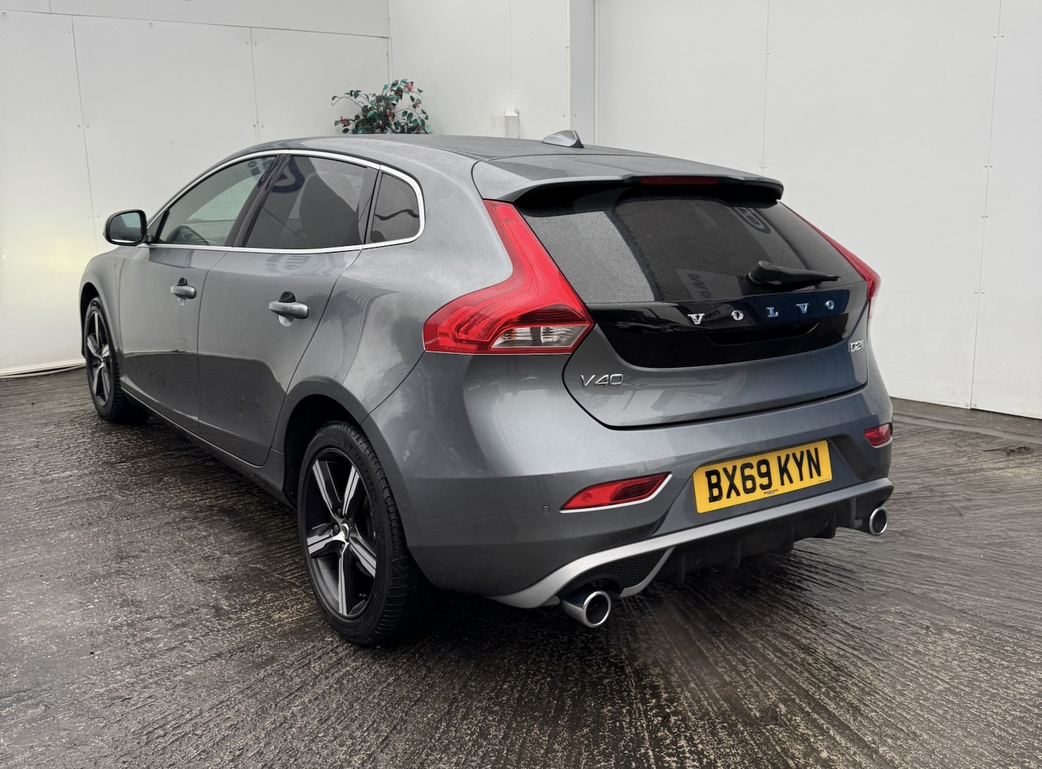 Used Volvo V40 2019 for sale - 77289060: Photo 31
