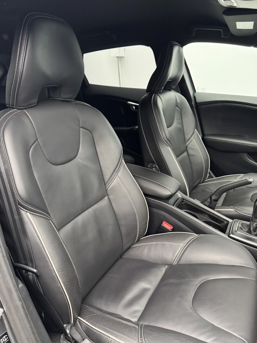 Used Volvo V40 2019 for sale - 77289060: Photo 4