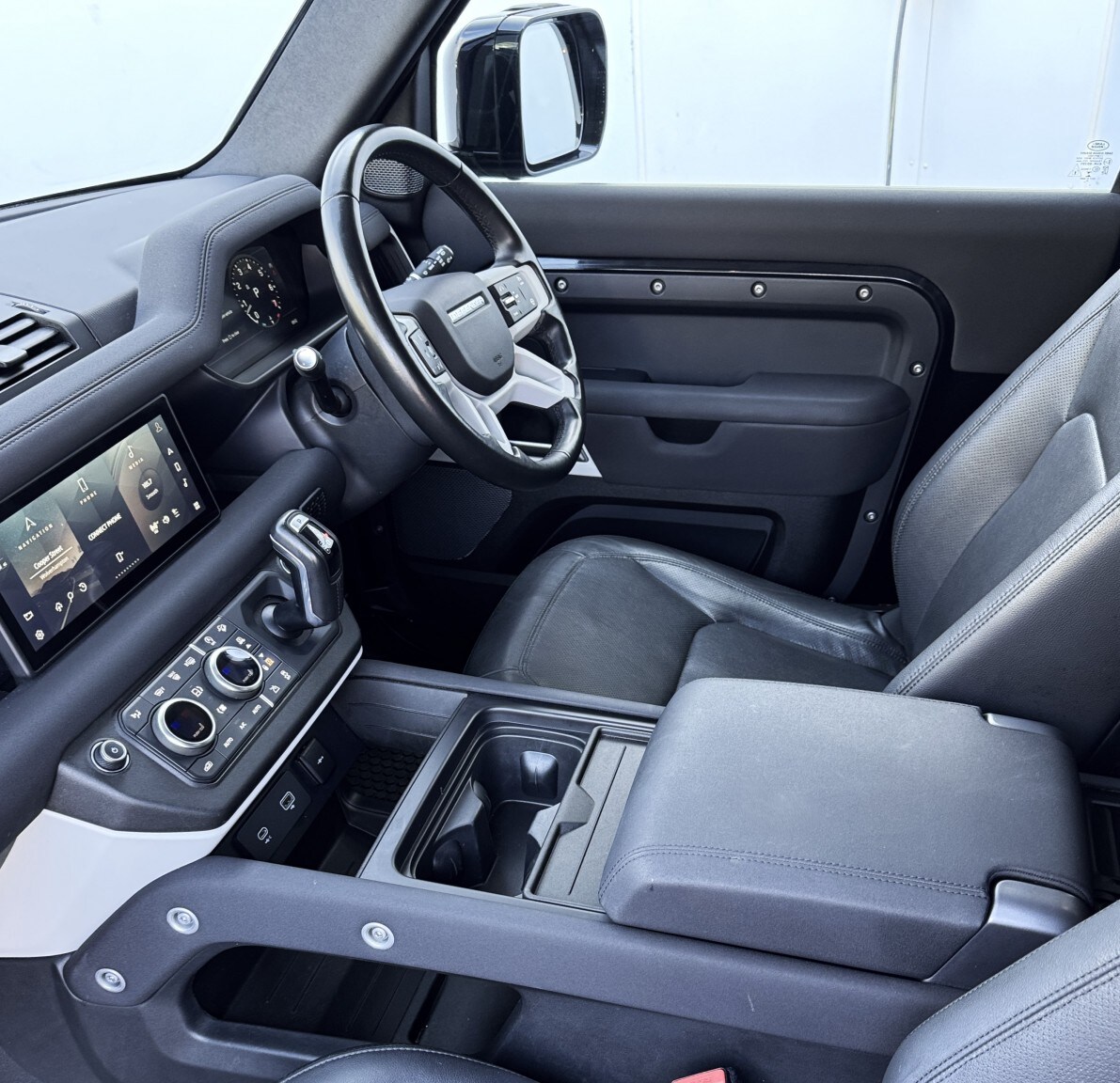 Used Land Rover Defender 90 2022 for sale - 77921300: Photo 23