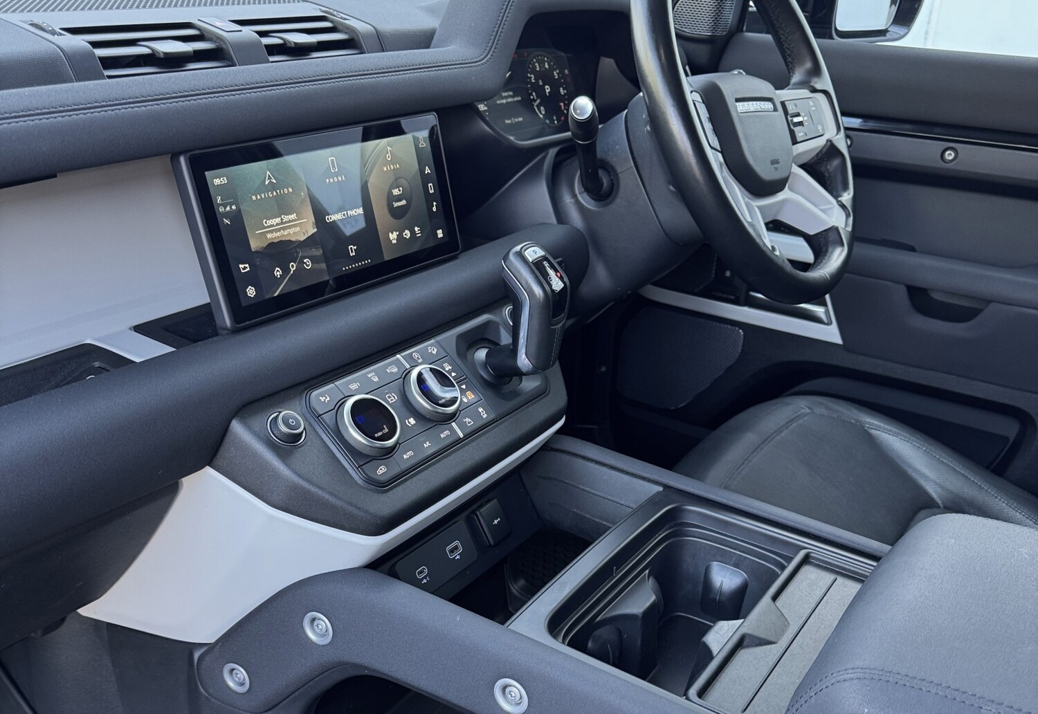 Used Land Rover Defender 90 2022 for sale - 77921300: Photo 24