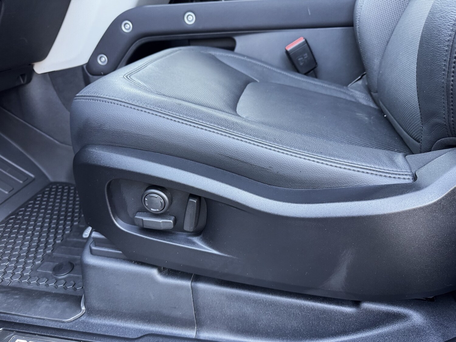 Used Land Rover Defender 90 2022 for sale - 77921300: Photo 28