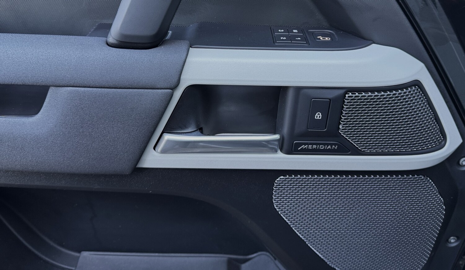 Used Land Rover Defender 90 2022 for sale - 77921300: Photo 29