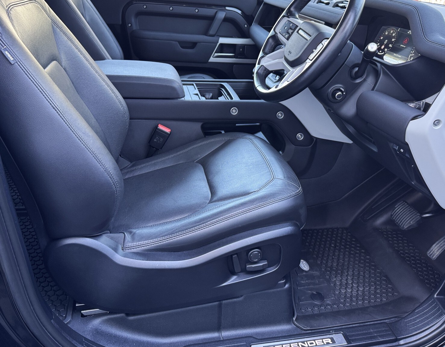 Used Land Rover Defender 90 2022 for sale - 77921300: Photo 35