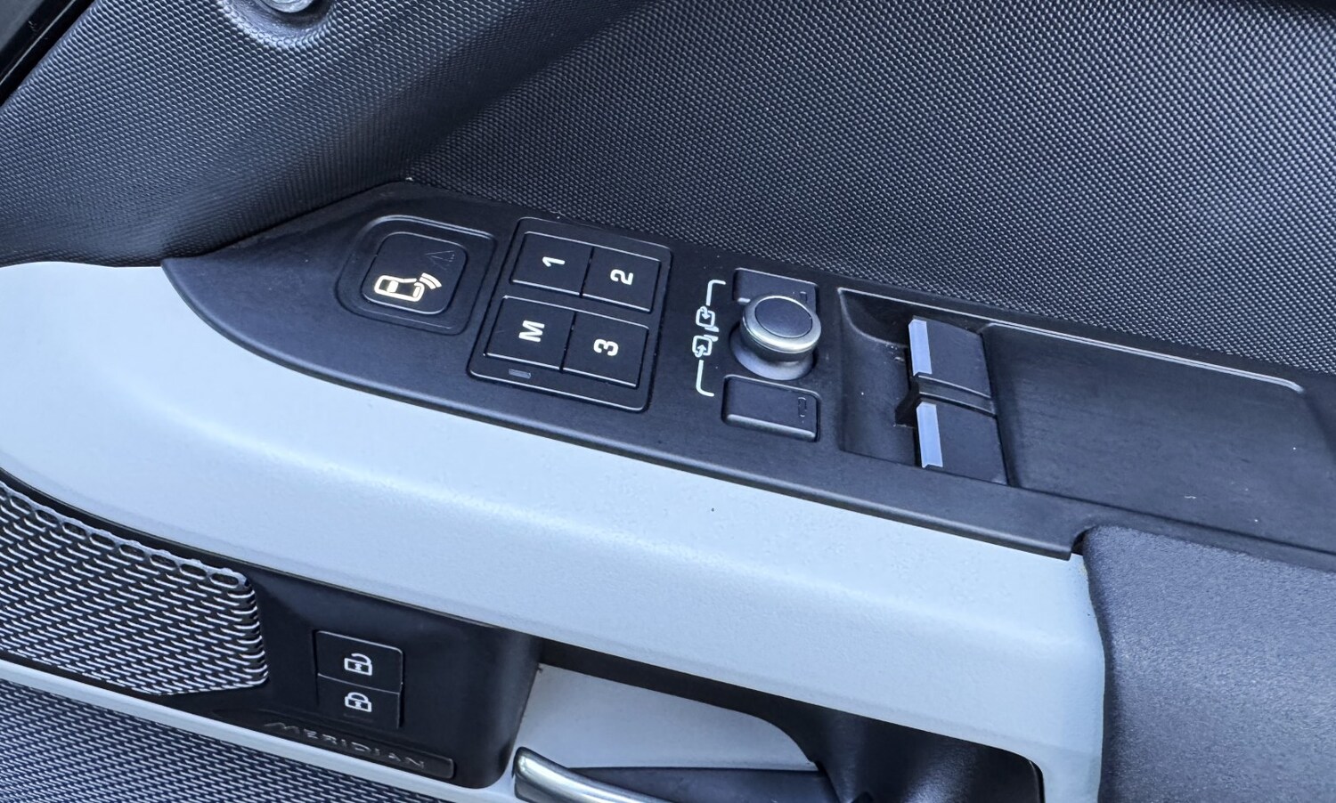 Used Land Rover Defender 90 2022 for sale - 77921300: Photo 37