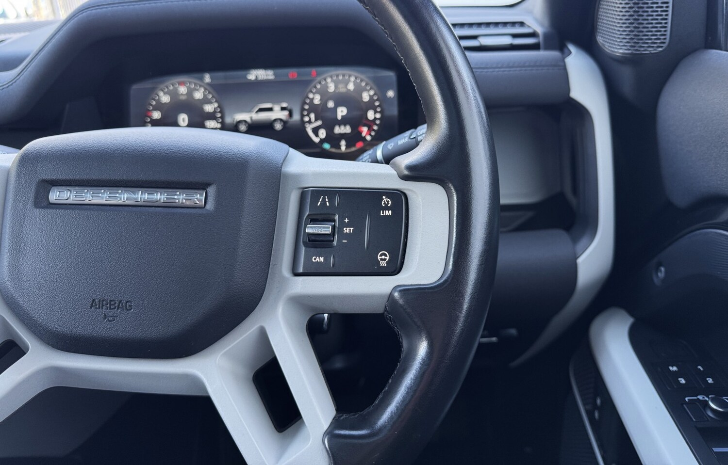 Used Land Rover Defender 90 2022 for sale - 77921300: Photo 39