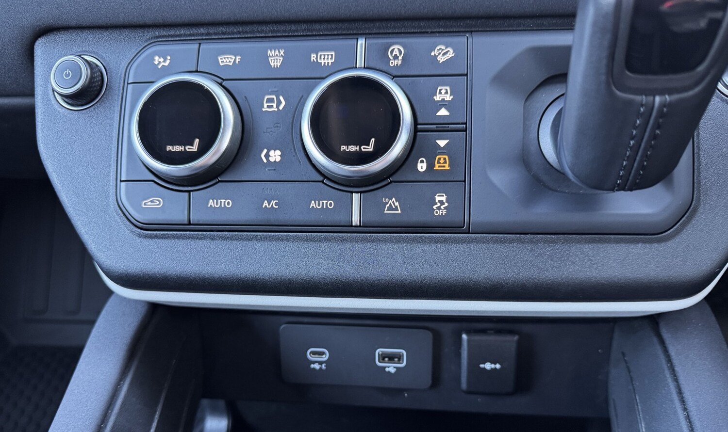 Used Land Rover Defender 90 2022 for sale - 77921300: Photo 47