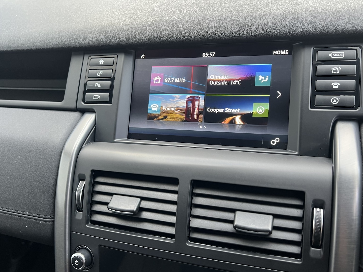 Used Land Rover Discovery Sport 2019 for sale - 77154414: Photo 2