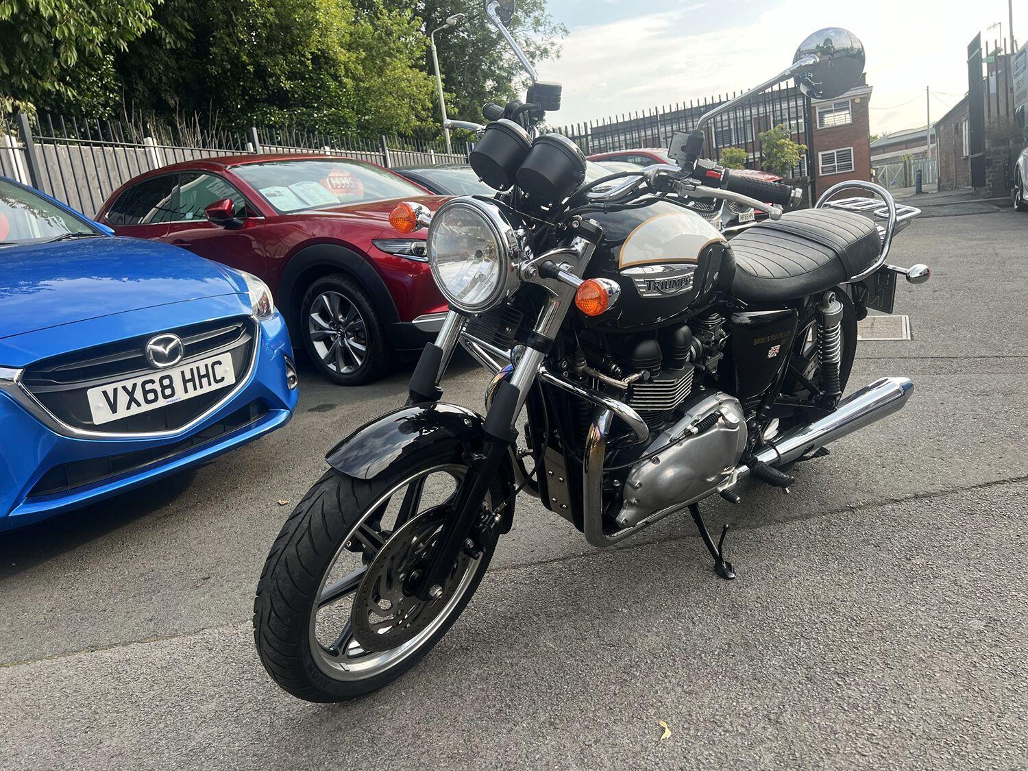 Triumph BONNEVILLE 865