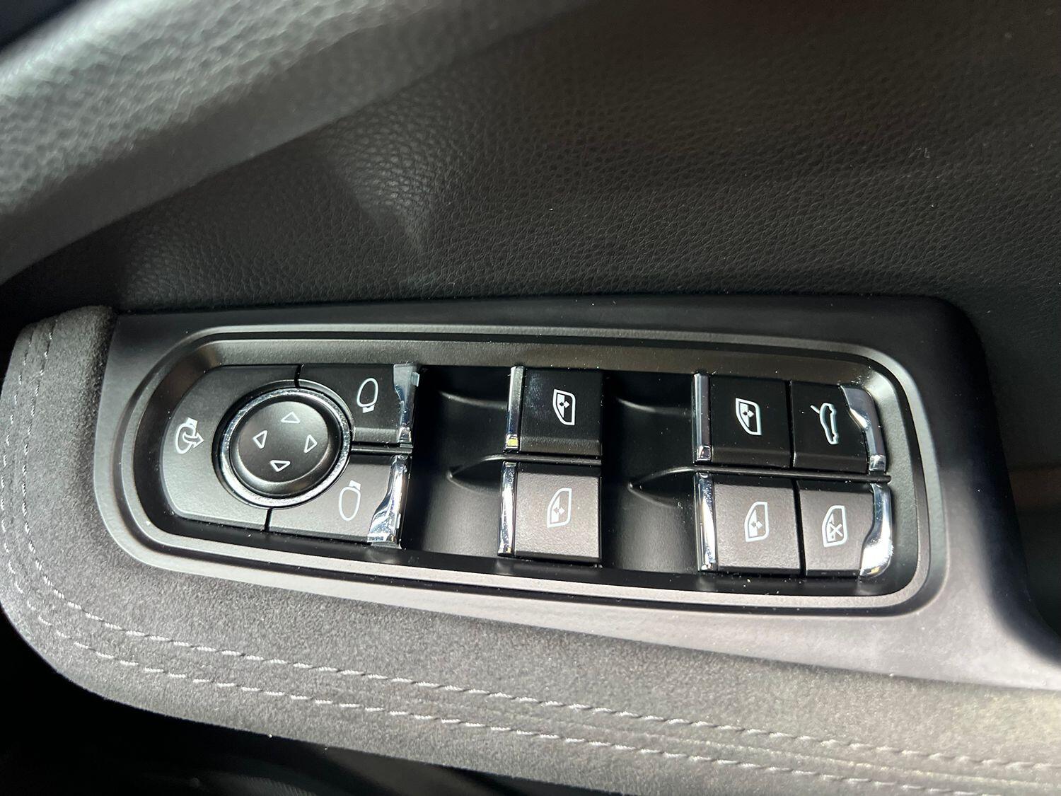 Used Porsche Macan 2021 for sale - 77154449: Photo 21