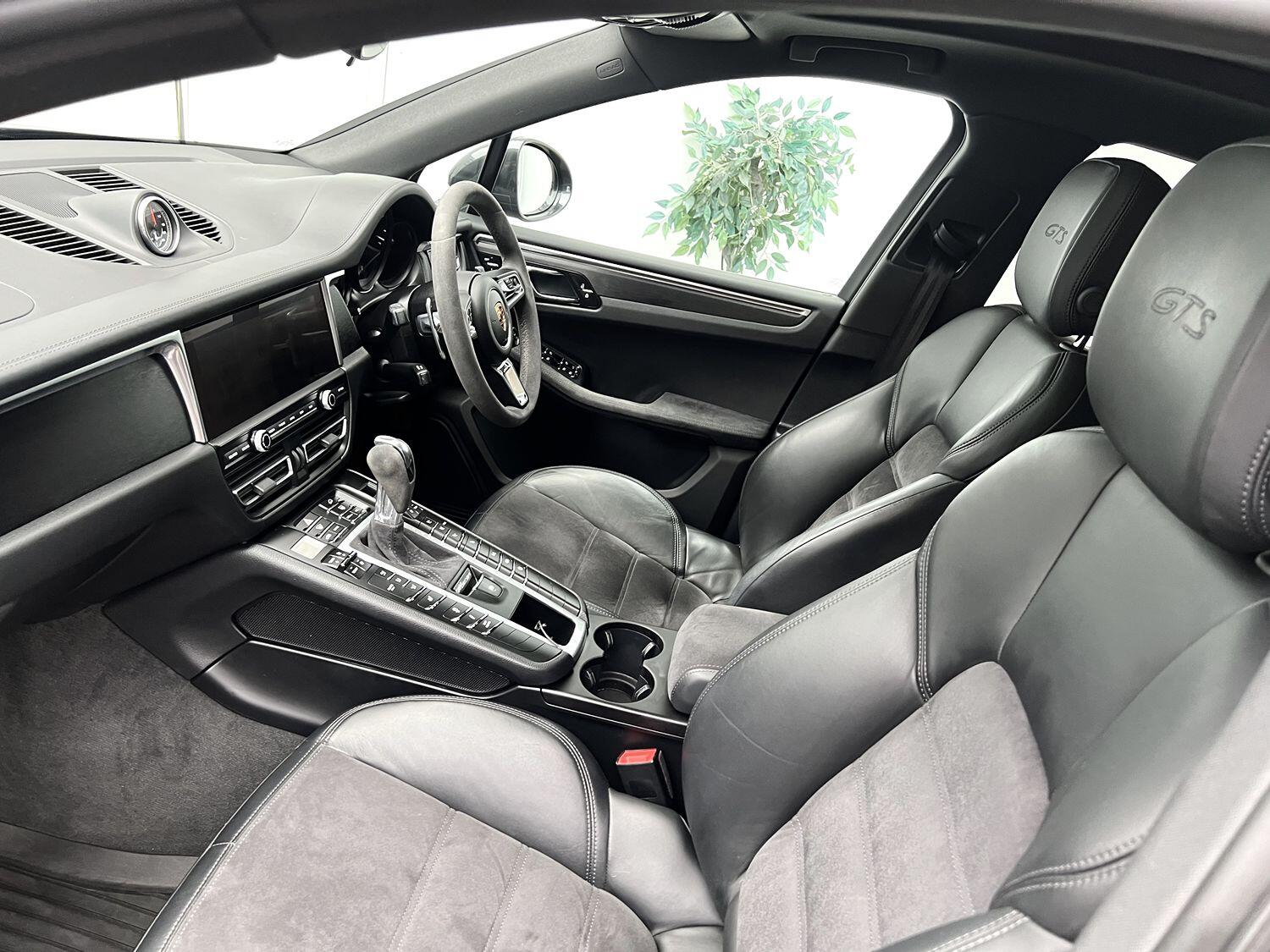 Used Porsche Macan 2021 for sale - 77154449: Photo 33