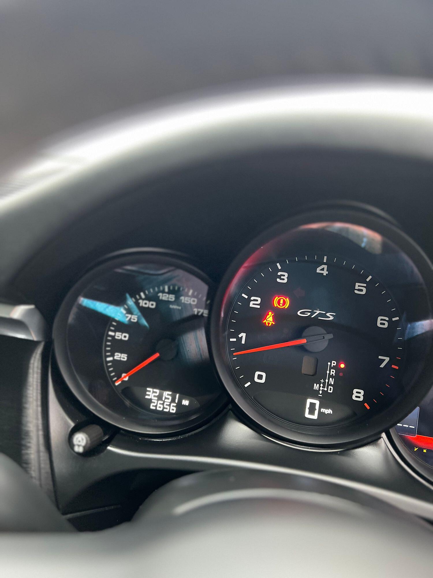 Used Porsche Macan 2021 for sale - 77154449: Photo 38