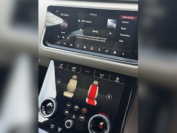 Used Land Rover Range Rover Velar 2018 for sale - 77616340: Photo