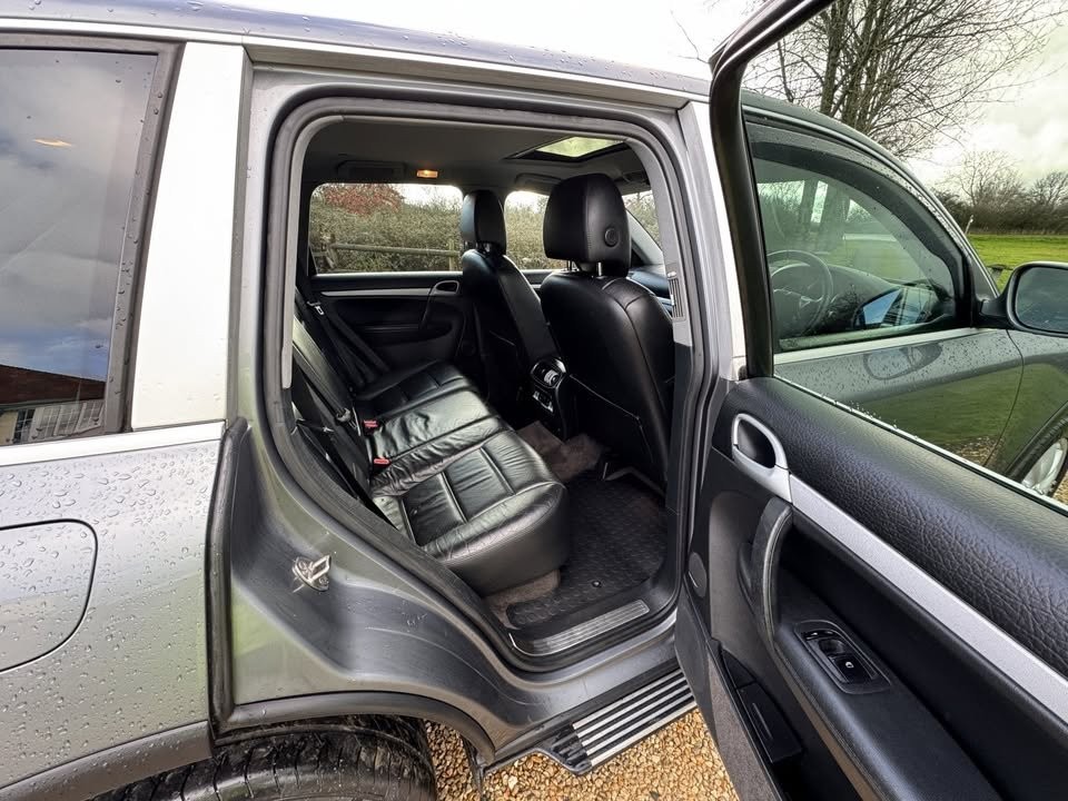 Used Porsche Cayenne 2010 for sale - 77855021: Photo 10