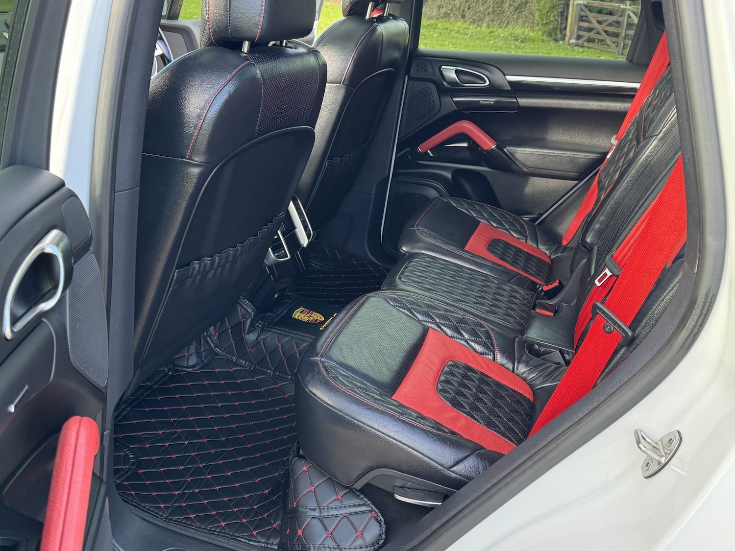 Used Porsche Cayenne 2012 for sale - 77289047: Photo 4