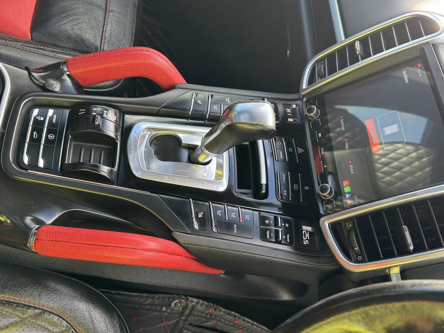 Used Porsche Cayenne 2012 for sale - 77289047: Photo 9