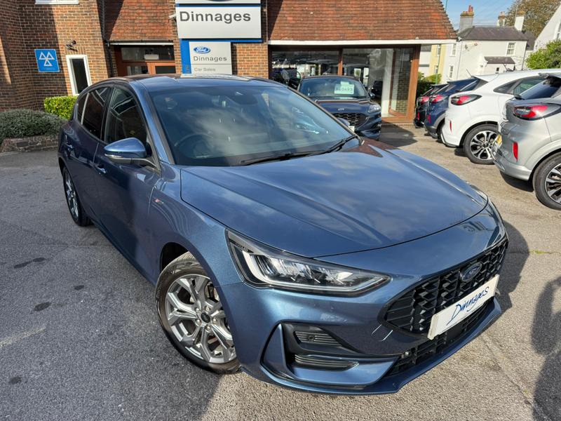 Used Ford Focus 2023 for sale - 76949137: Photo 1