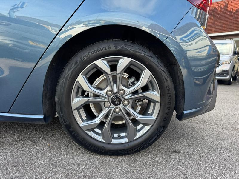 Used Ford Focus 2023 for sale - 76949137: Photo 9