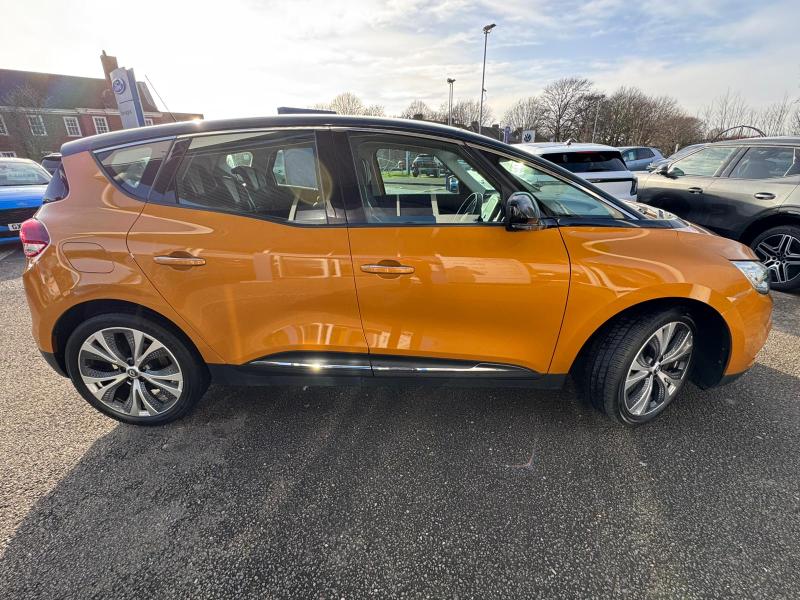 Used Renault Scenic 2017 for sale - 77393818: Photo 2