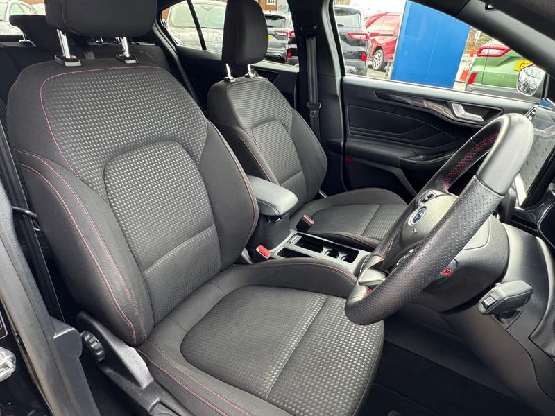 Used Ford Focus 2022 for sale - 76960927: Photo 15