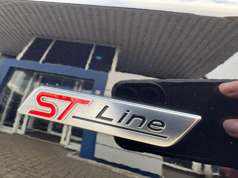 Used Ford Focus 2022 for sale - 76960927: Photo 9