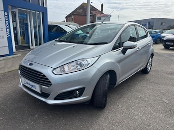 Used Ford Fiesta 2015 for sale - 77733344: Photo
