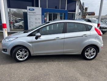 Used Ford Fiesta 2015 for sale - 77733344: Photo