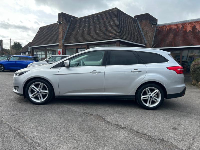 Used Ford Focus 2017 for sale - 77934986: Photo 4