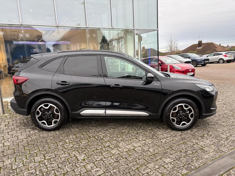 Used Ford Kuga 2024 for sale - 77233704: Photo 2