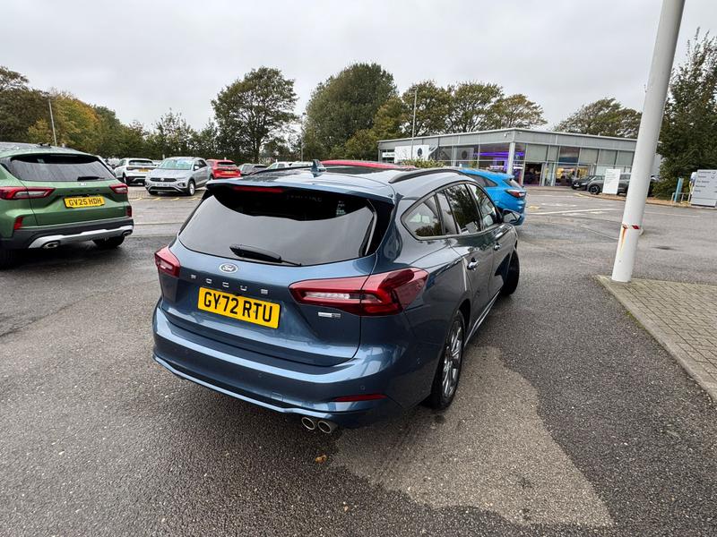 Used Ford Focus 2023 for sale - 76038191: Photo 3