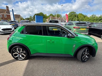 Used Renault 5 E-Tech electric 2025 for sale - 78543054: Photo