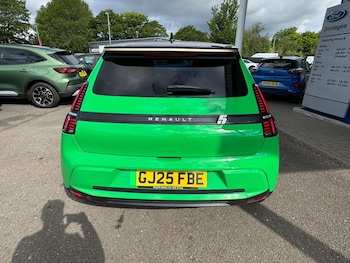 Used Renault 5 E-Tech electric 2025 for sale - 78543054: Photo