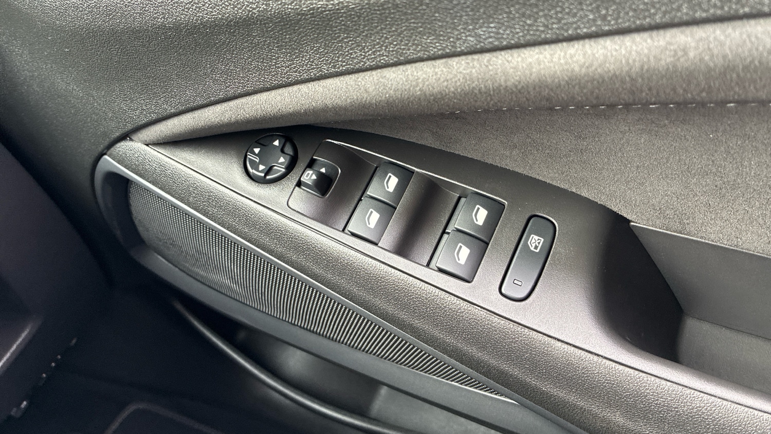 Used Vauxhall Crossland 2023 for sale - 77974440: Photo 23