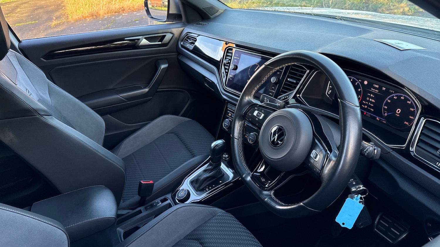 Used Volkswagen T-Roc 2021 for sale - 76983836: Photo 11