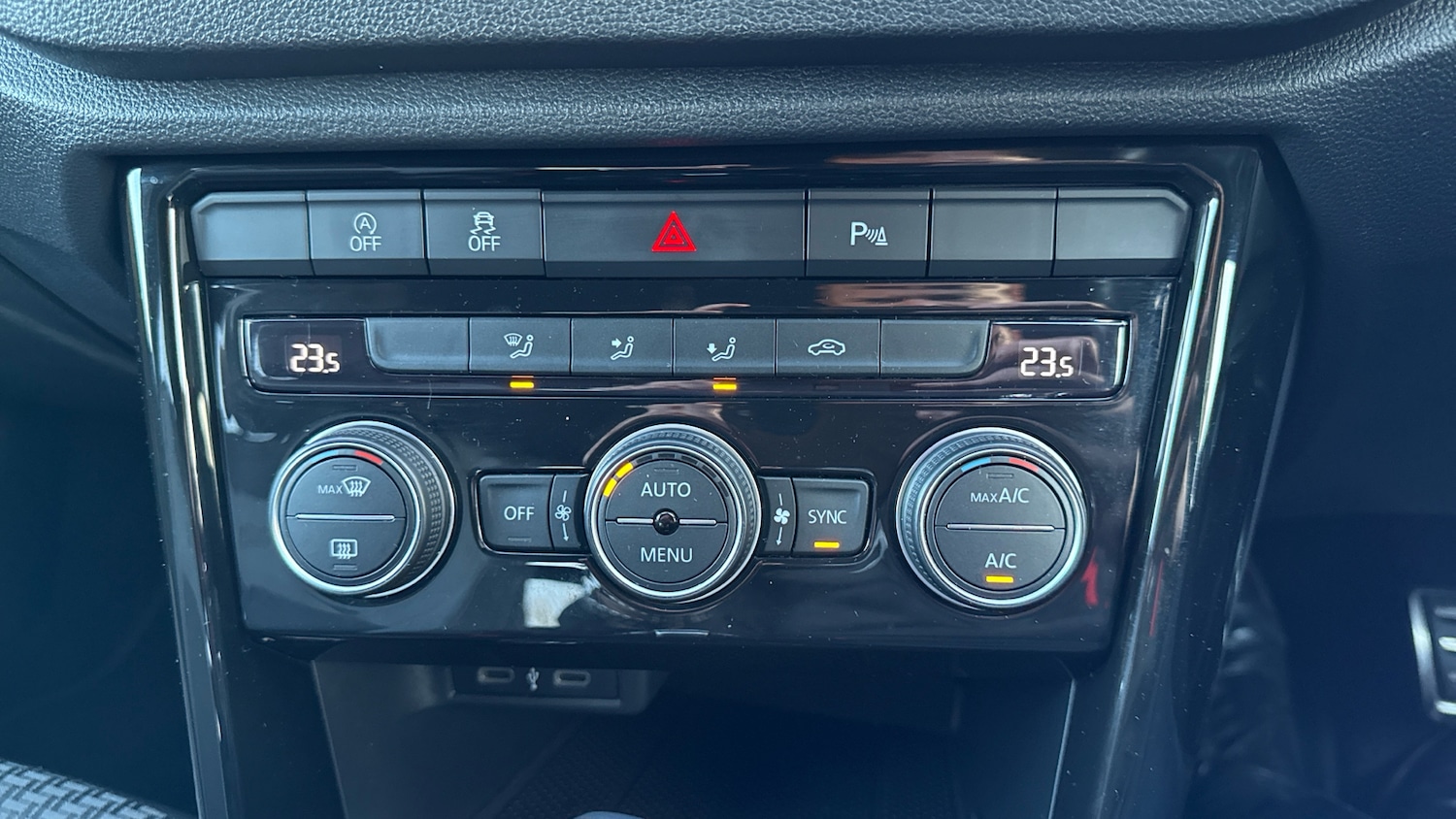 Used Volkswagen T-Roc 2021 for sale - 76983836: Photo 20