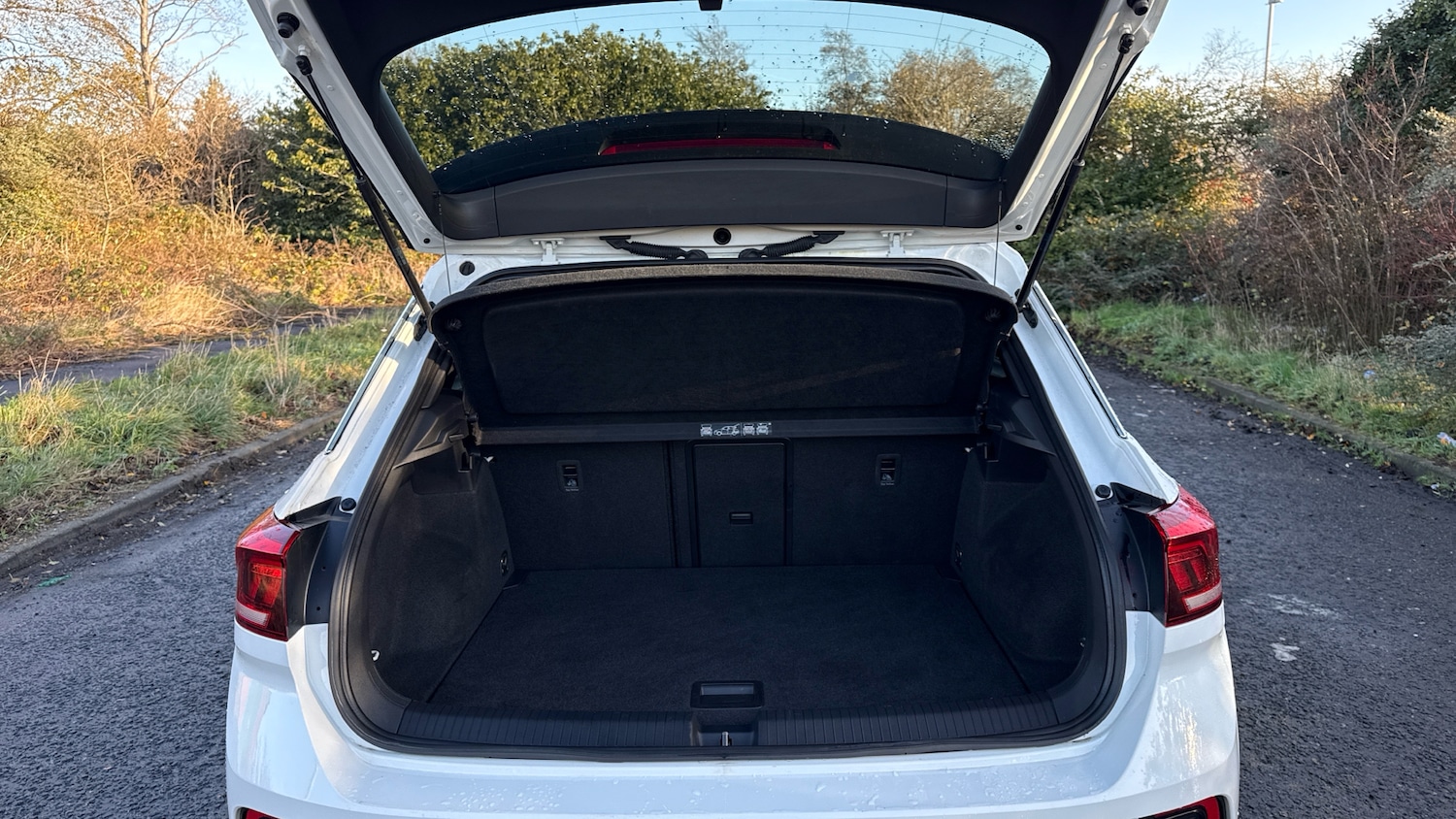 Used Volkswagen T-Roc 2021 for sale - 76983836: Photo 4