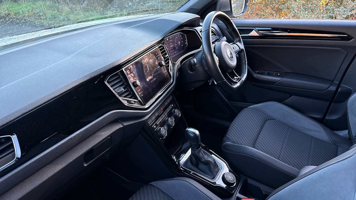 Used Volkswagen T-Roc 2021 for sale - 76983836: Photo 9