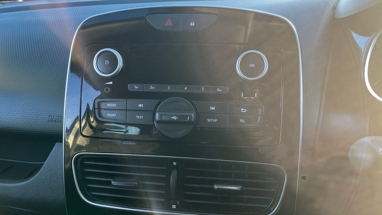 Used Renault Clio 2019 for sale - 76980734: Photo 12