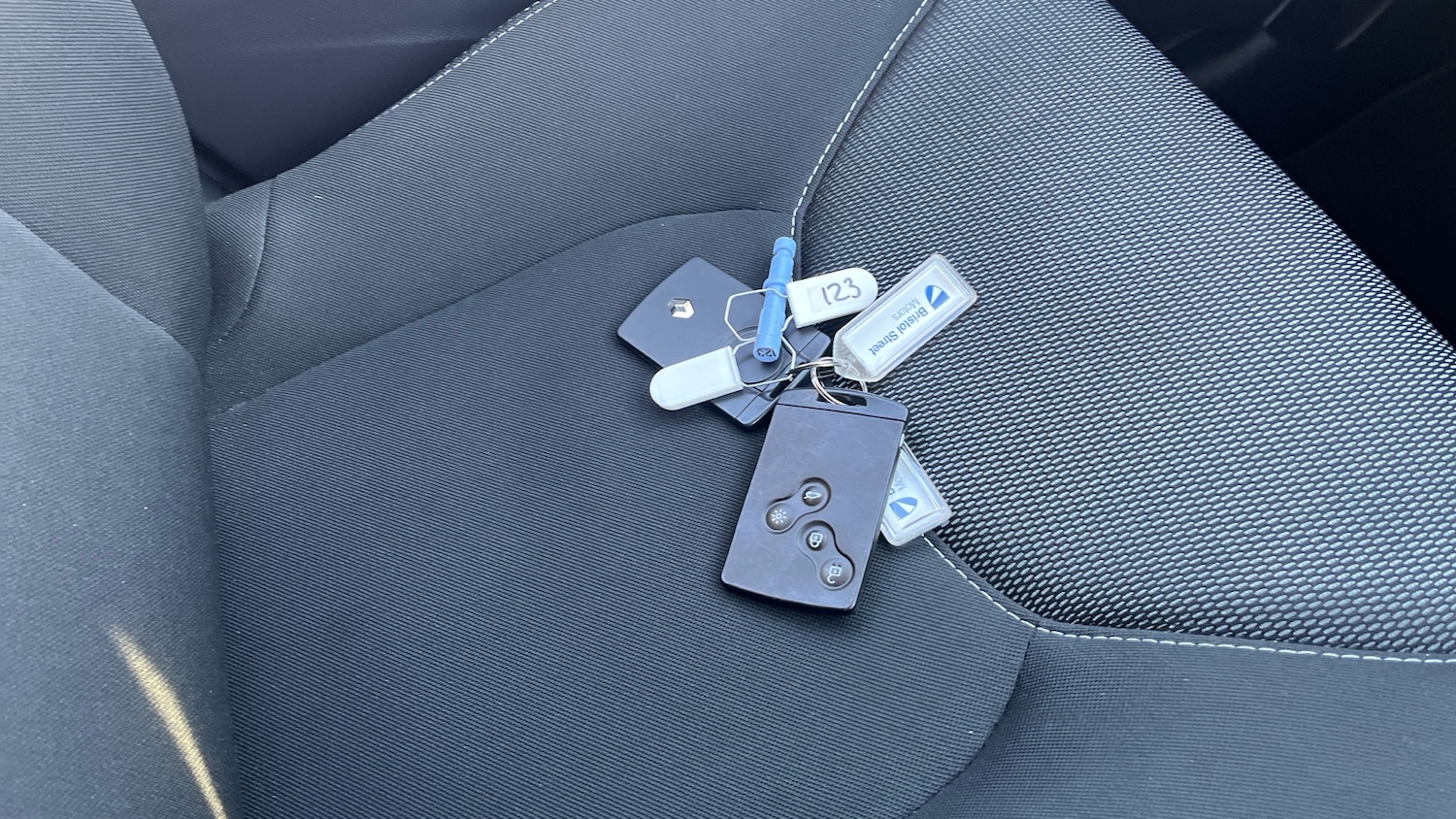 Used Renault Clio 2019 for sale - 76980734: Photo 19