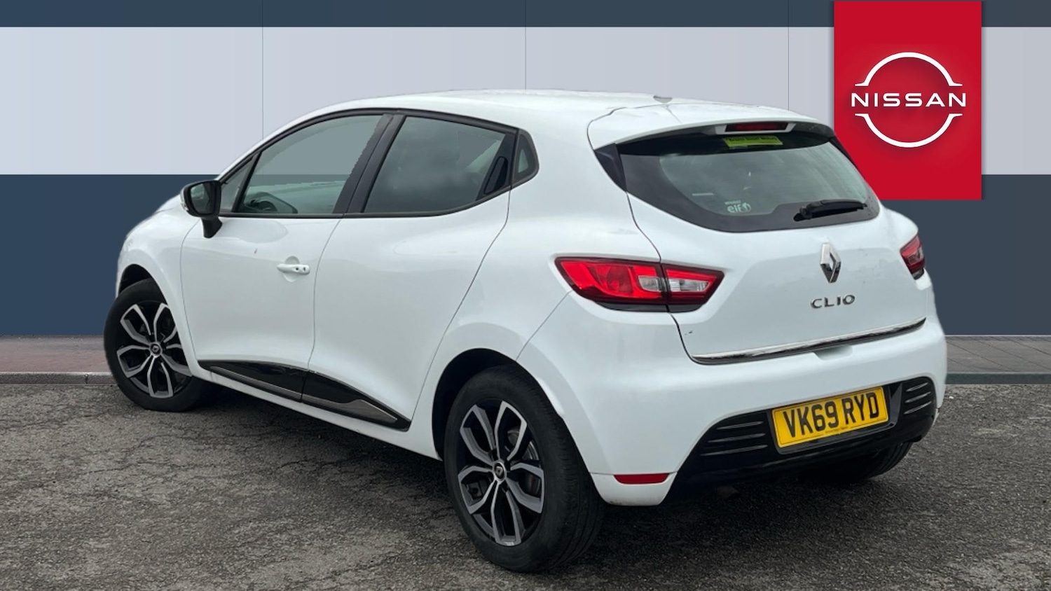 Used Renault Clio 2019 for sale - 76980734: Photo 2