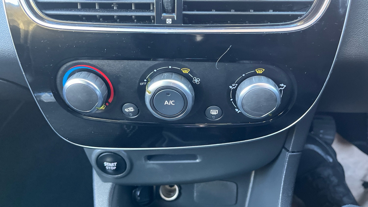 Used Renault Clio 2019 for sale - 76980734: Photo 21