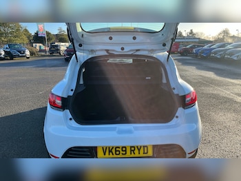 Used Renault Clio 2019 for sale - 76980734: Photo