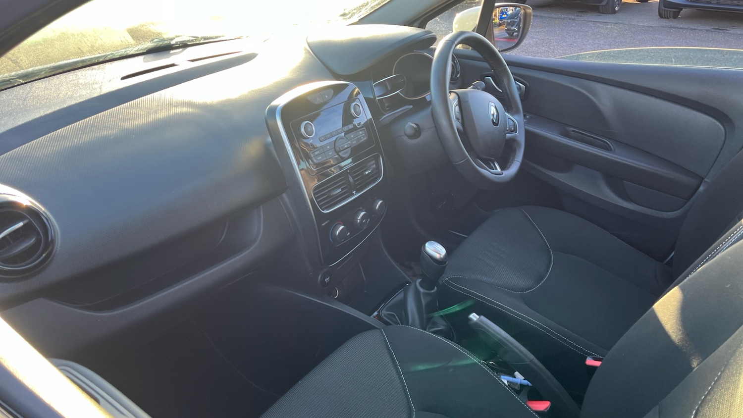 Used Renault Clio 2019 for sale - 76980734: Photo 9