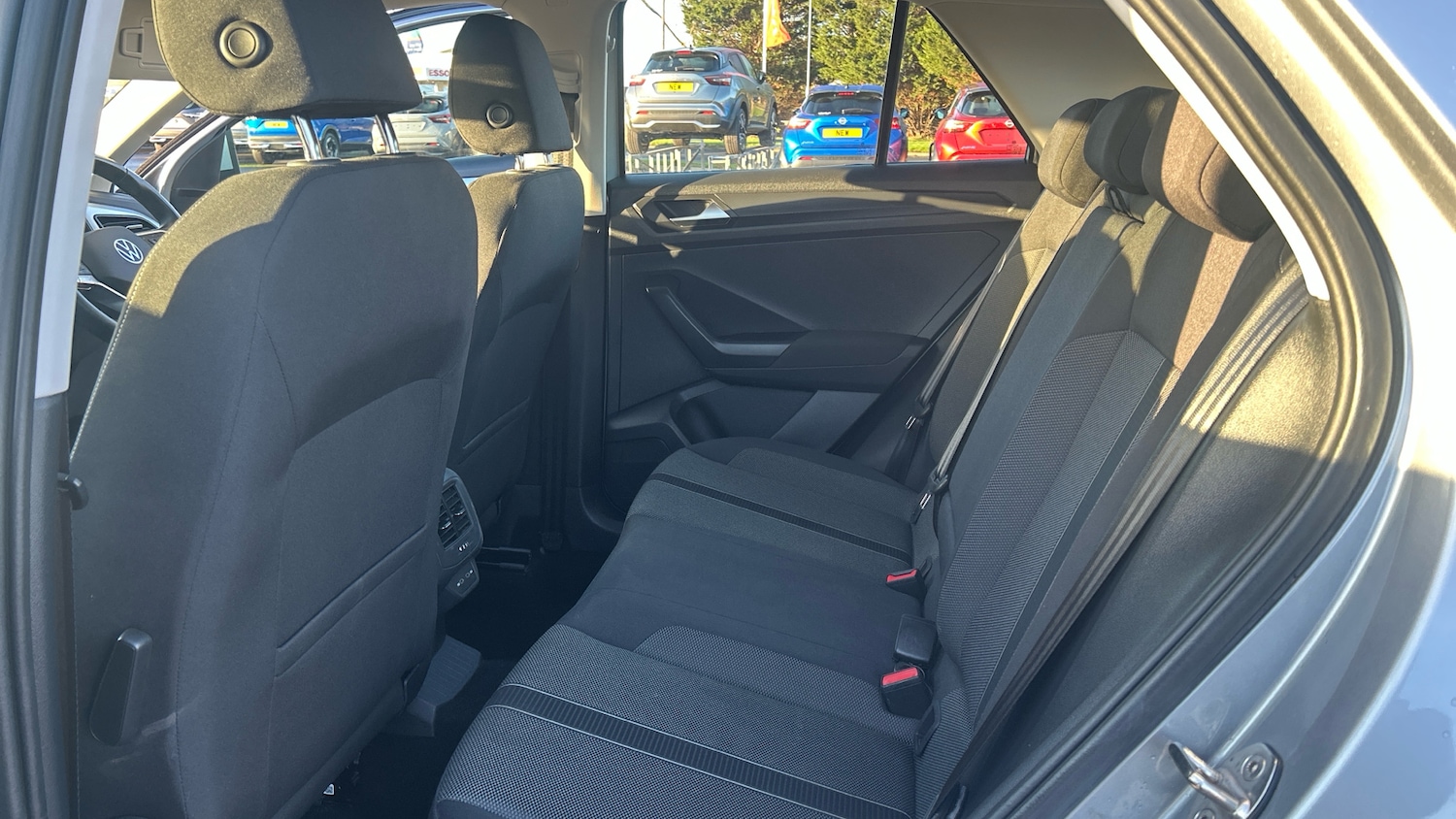 Used Volkswagen T-Roc 2023 for sale - 76895219: Photo 16