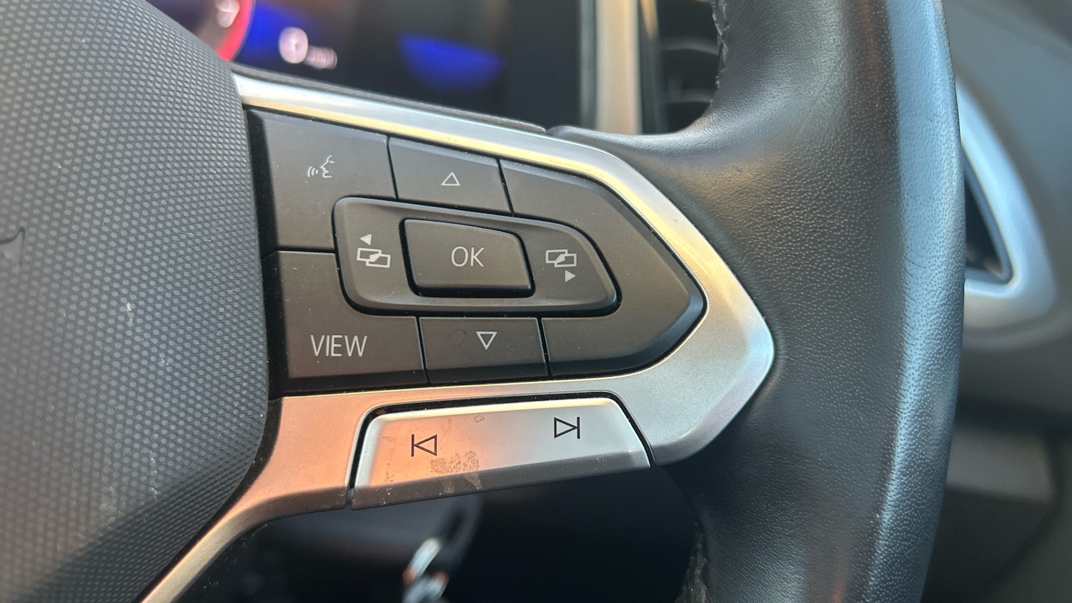 Used Volkswagen T-Roc 2023 for sale - 76895219: Photo 19