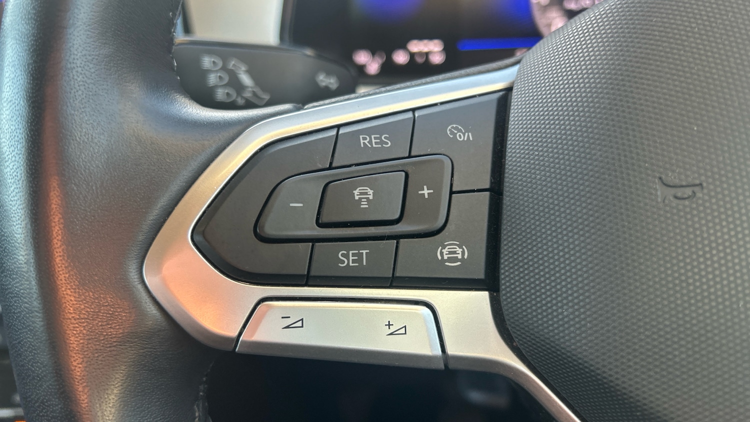 Used Volkswagen T-Roc 2023 for sale - 76895219: Photo 20