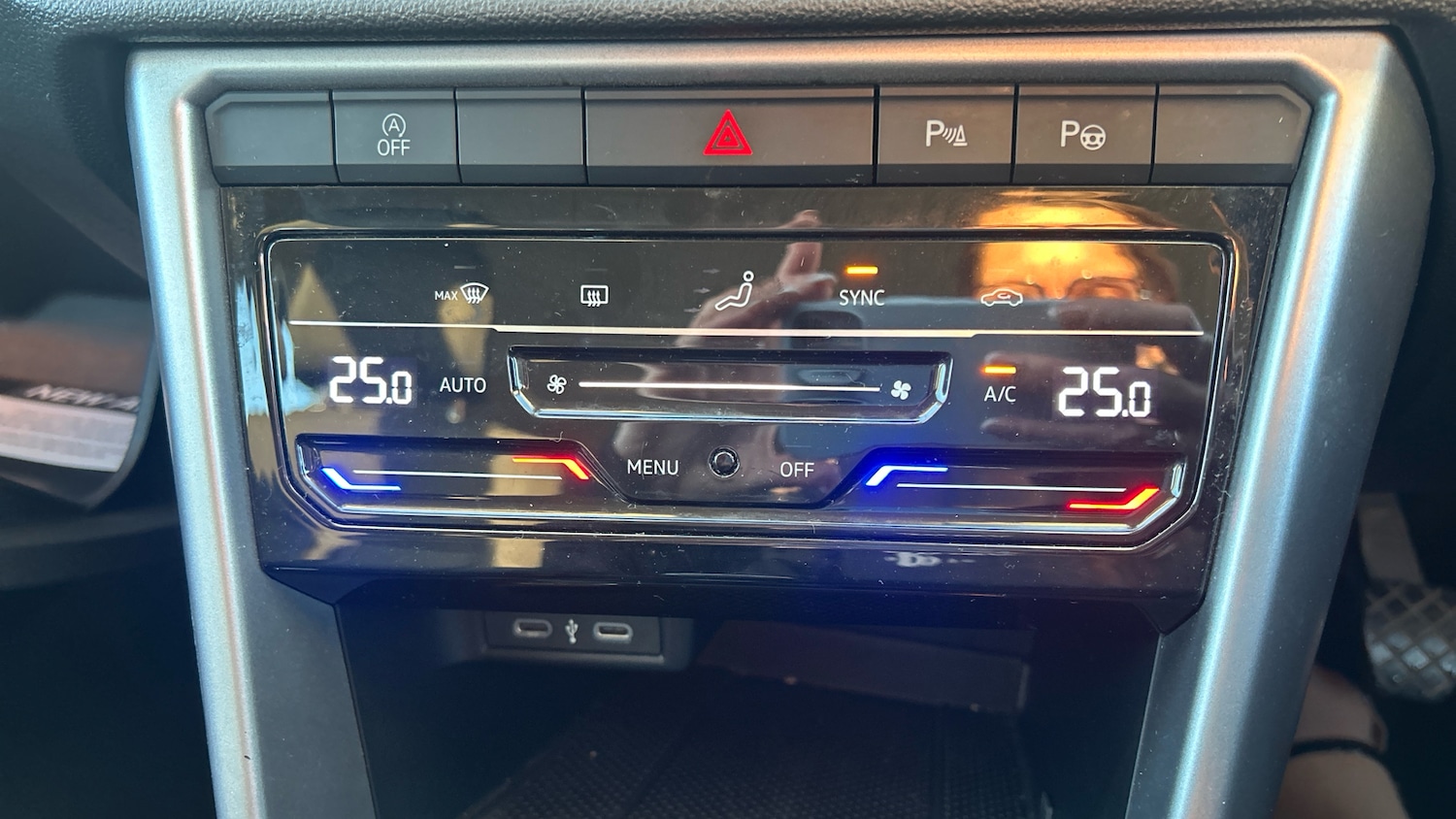 Used Volkswagen T-Roc 2023 for sale - 76895219: Photo 23