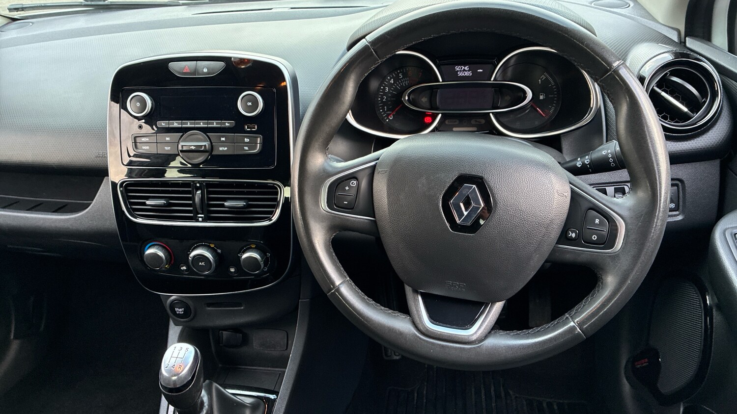 Used Renault Clio 2018 for sale - 77759132: Photo 10