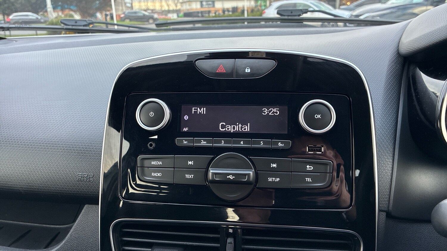 Used Renault Clio 2018 for sale - 77759132: Photo 12