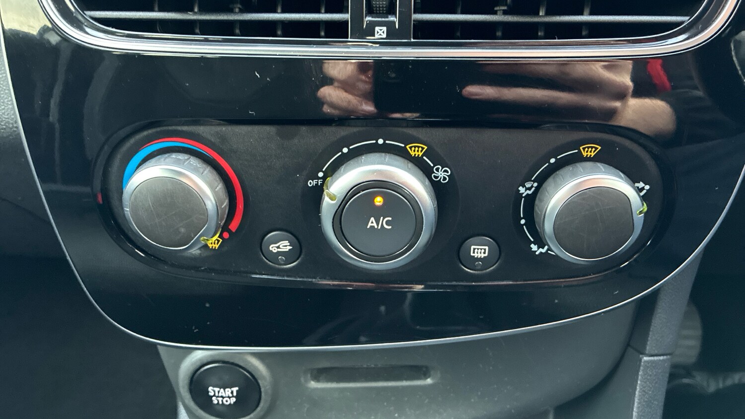 Used Renault Clio 2018 for sale - 77759132: Photo 19